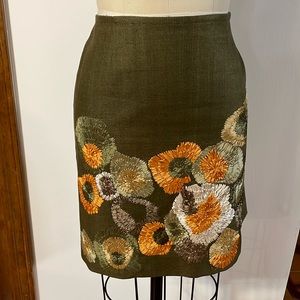 Per Se 100% silk olive green mini skirt, SIZE 8, used, excellent condition